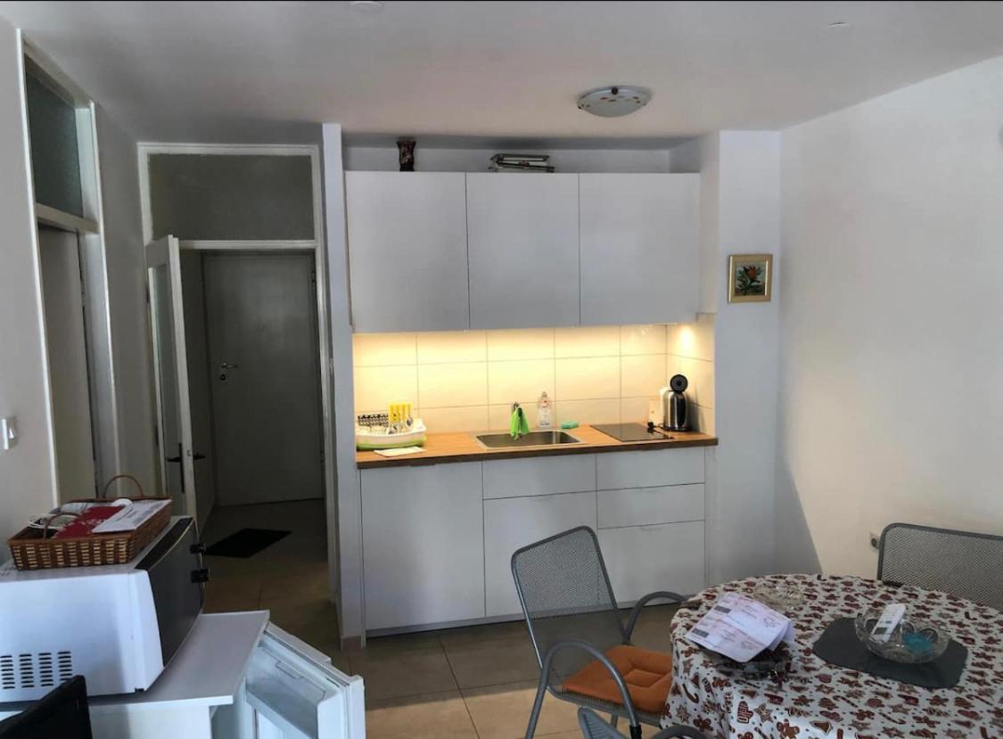 Sara Apartment Punta Omis Near Sandy Beach Exteriör bild