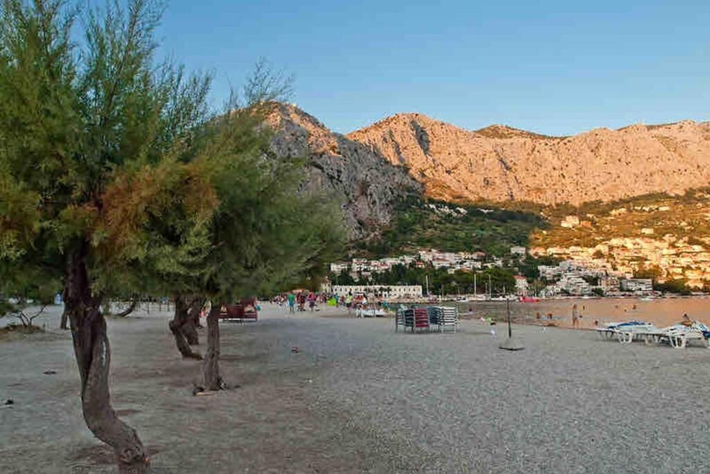 Sara Apartment Punta Omis Near Sandy Beach Exteriör bild