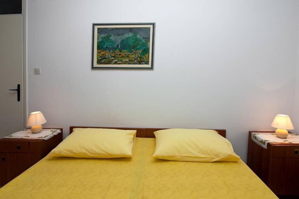 Sara Apartment Punta Omis Near Sandy Beach Exteriör bild